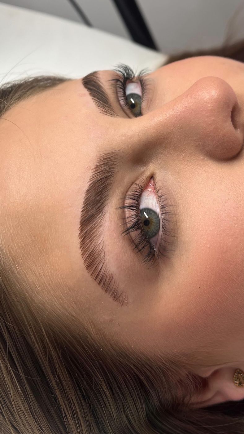 Lash lifting